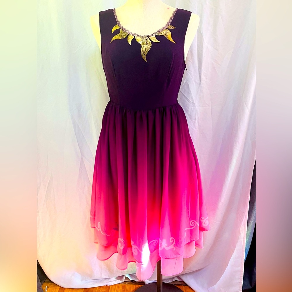 BEAUTIFUL RARE HTF Tangled Ombre Rapunzel Foil Sunset Dress Disney Sz SM